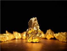 PRECIOUS-Gold holds tight range as uncertain U.S. rate view saps dollar