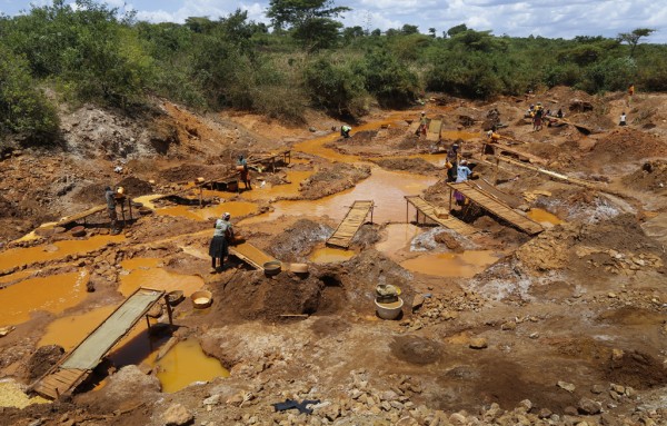 Mining News reports on production of manganese, gold and diamonds in Ghana