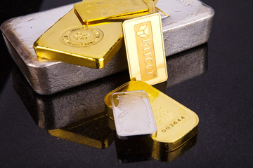 Gold, Silver Prices Pounded By Strong Dollar, China Worries