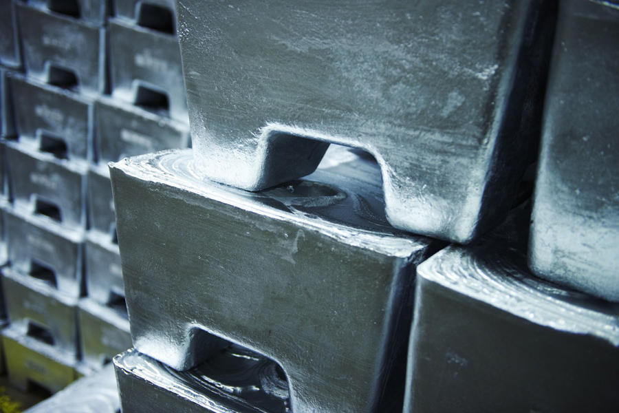 Zinc price builds on 2019 rally as stocks reach just 2 days consumption