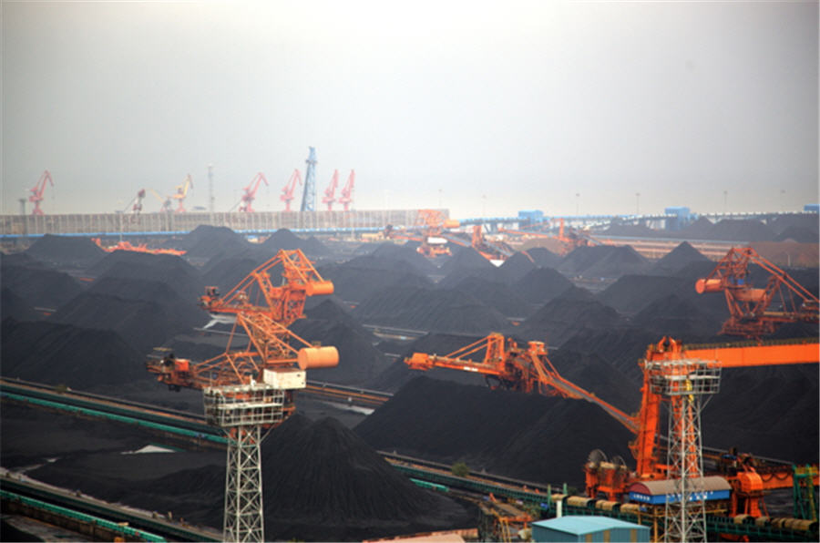 China’s coal spending boom contrasts with industrial slump