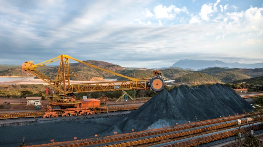 Vale partially halts work at second-largest iron ore mine