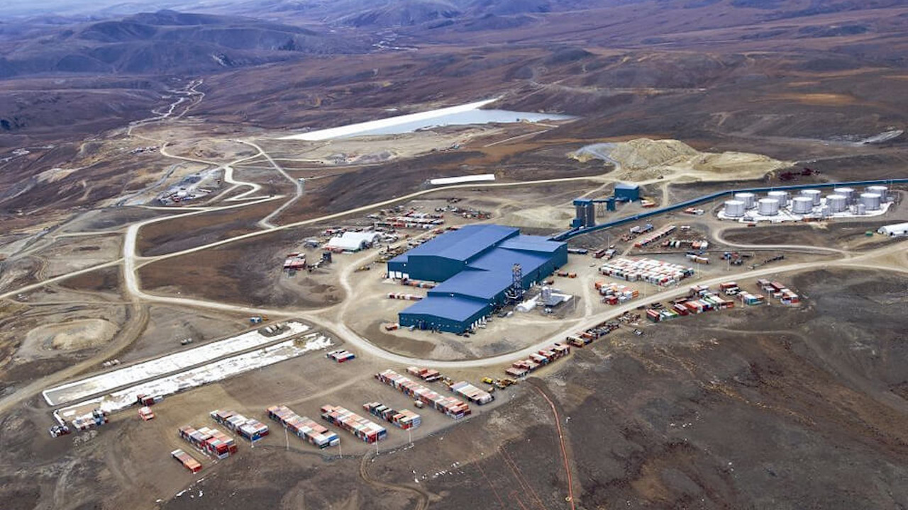 Kinross hits pause on Russia after gold project deal