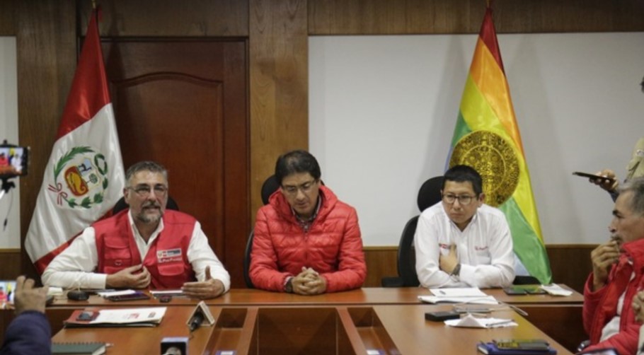 Peruvian authorities urge people to stop blockading road used by Las Bambas
