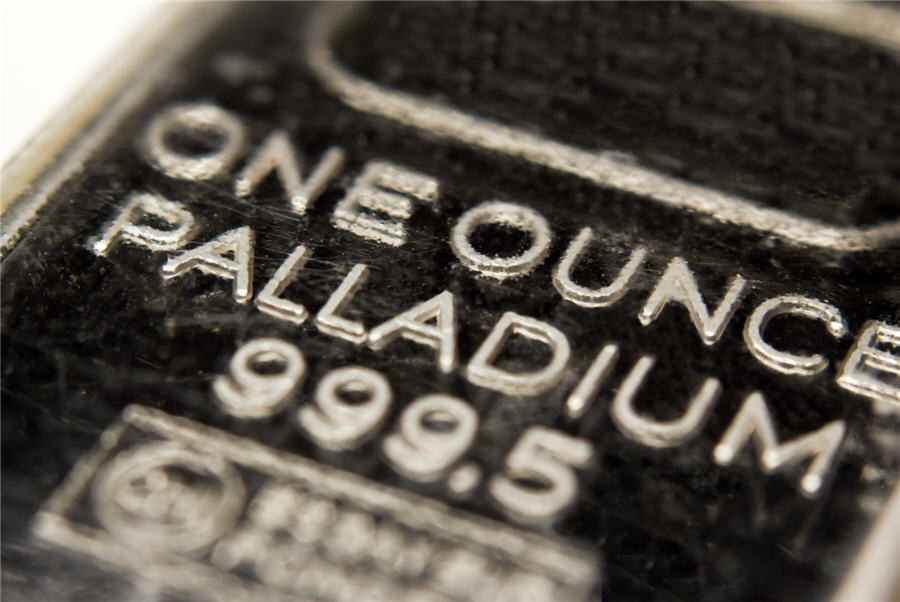 Palladium price dives 10% one day after record high