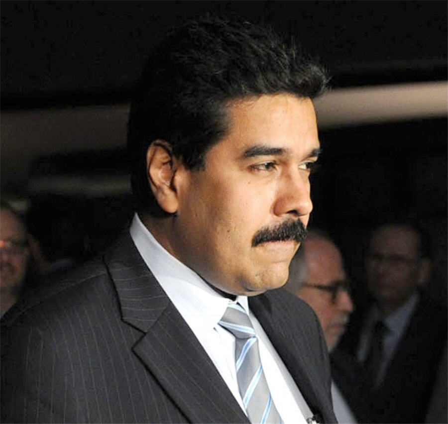 Maduro to tap sanctioned dealmaker to ship gold to Iran