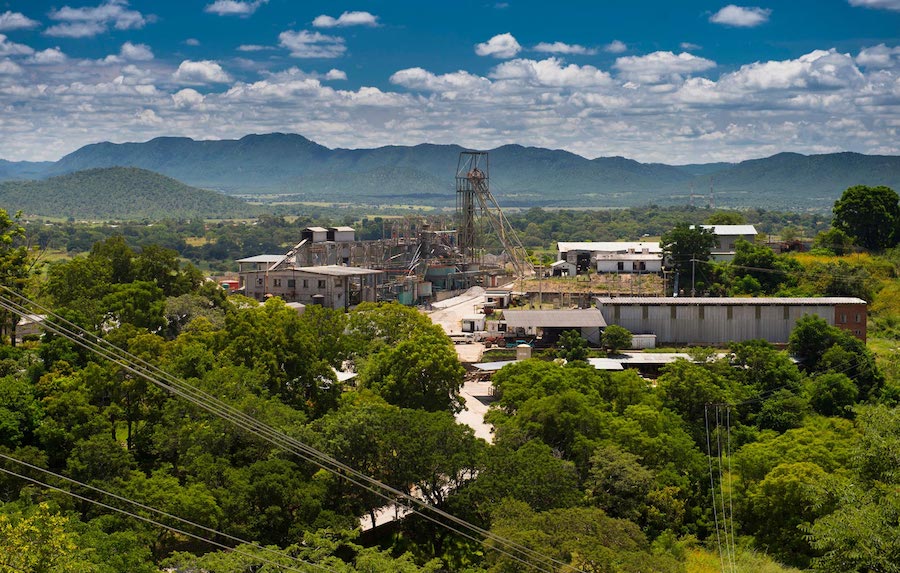 Zimbabwe gold mines lure investor despite economic ruin