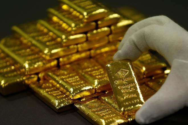 Gold heads for third weekly decline as Powell’s speech assessed