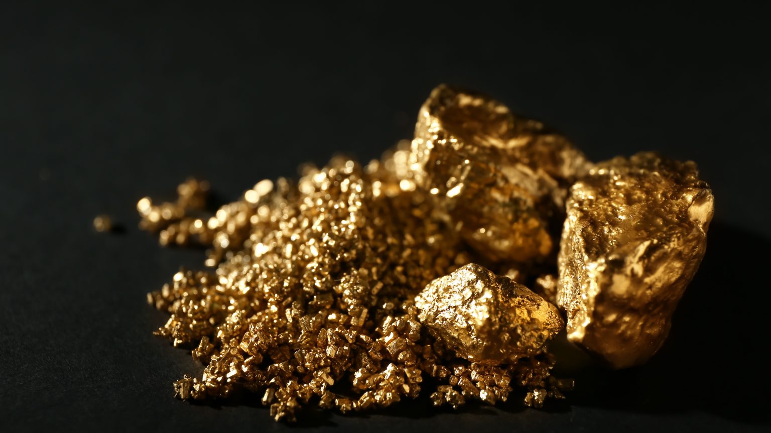 Global gold output to contract by 1.7%