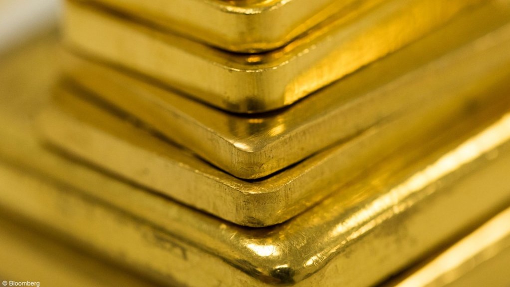 Gold heads for biggest weekly gain since July on stimulus hopes