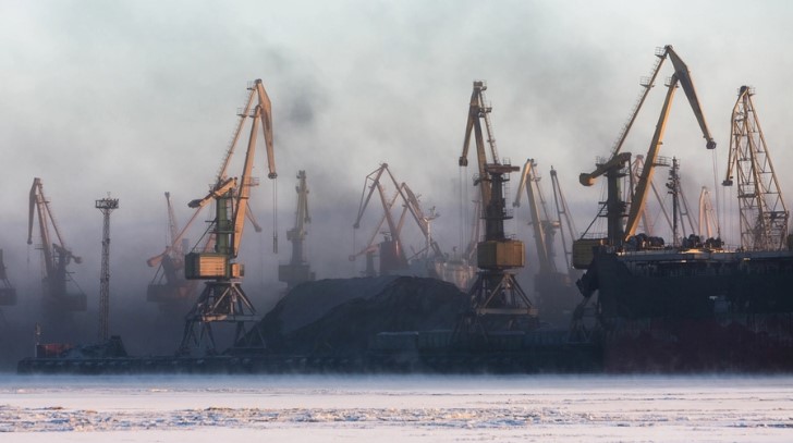 Traders at odds with China import ban keep coal cargoes in limbo