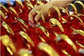Virus hits China’s gold jewelry demand as shoppers stay away