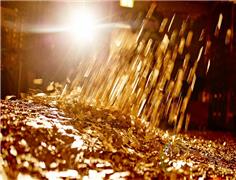 Gold price drops to lowest in two years on Fed rate hike bets