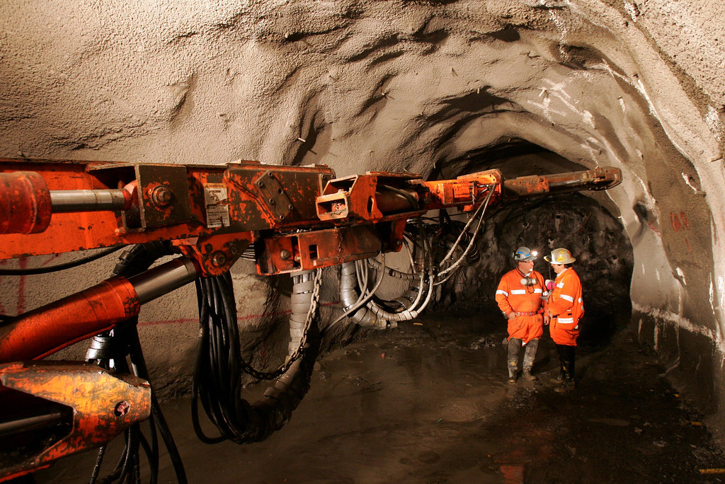 Chilean copper miners considering production cuts