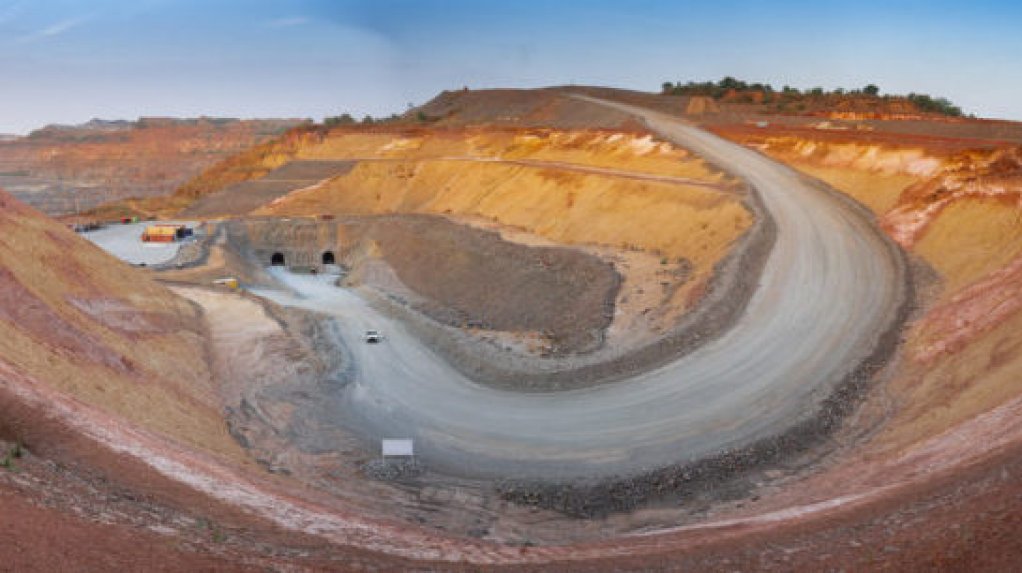 Dominion Diamond reaches deal to sell Ekati mine in Canada