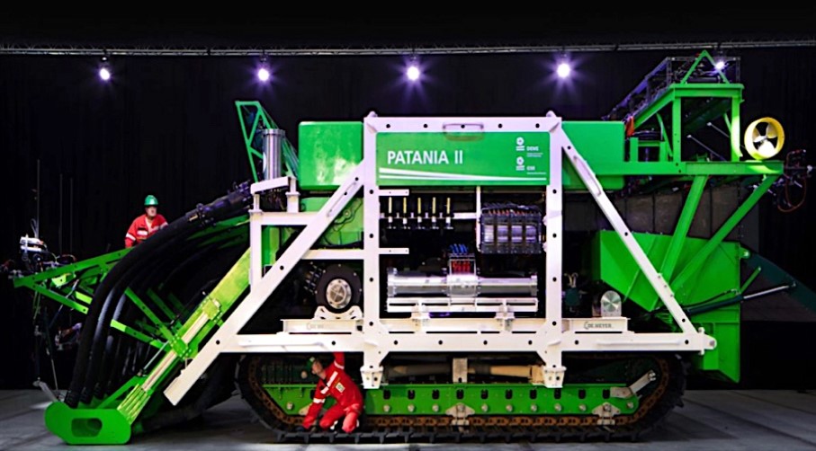 Deep-sea mining tests resume as lost robot rescued