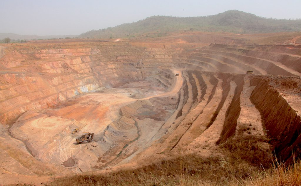 Fifteen killed in landslide at Guinea gold mine