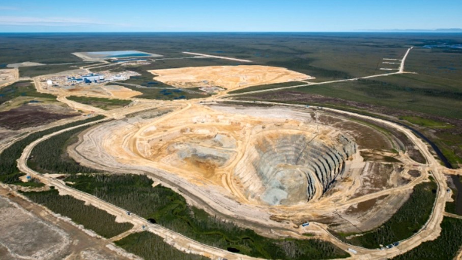 De Beers pleads guilty to failing to report mercury monitoring results at Victor mine