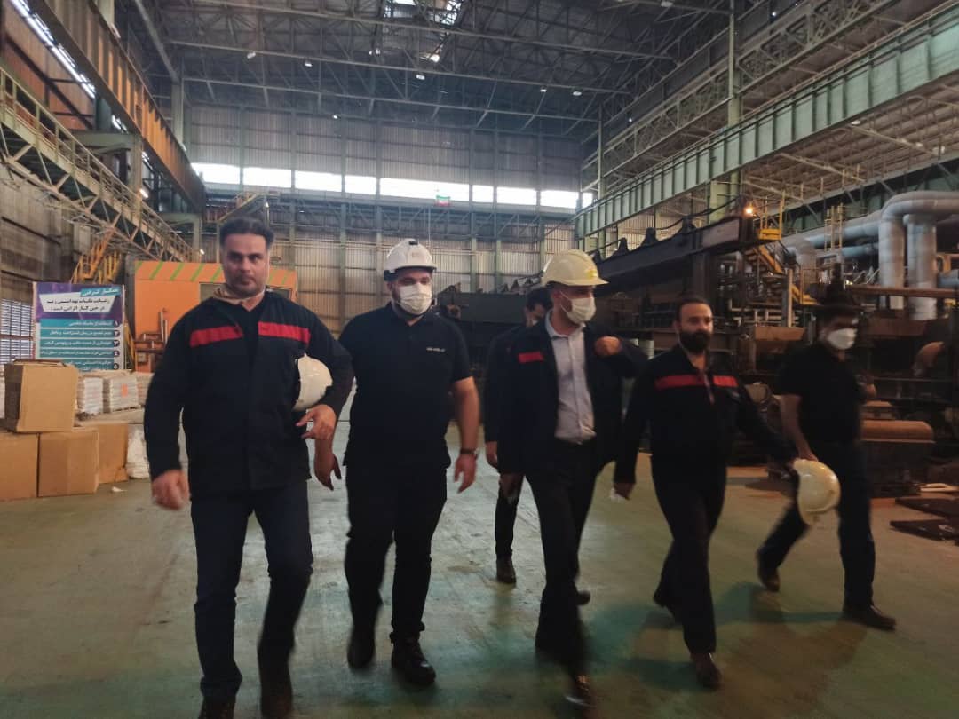 Head of Oxin Steel Company visits the production line