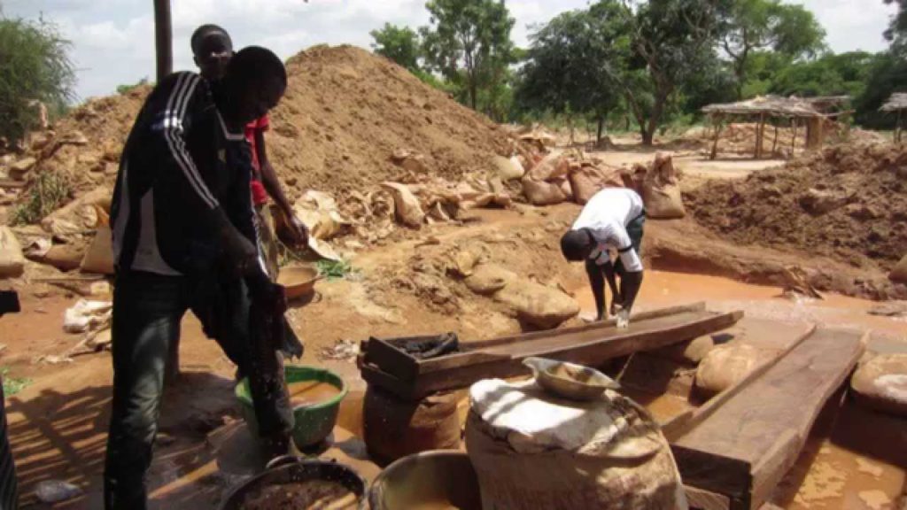 At least 18 killed in artisanal gold mine collapse in Niger